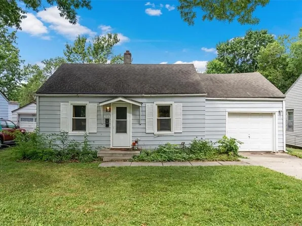 733 S Chestnut St, Olathe, KS 66061