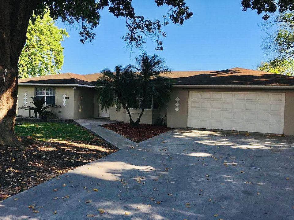 Main House-3 Bedroom, 2 Bath