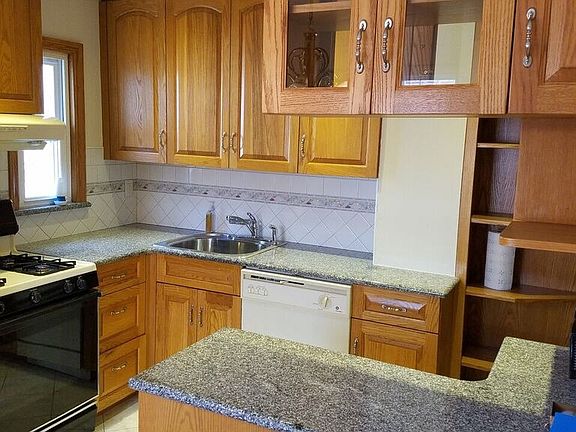4th image of 5635 207th St