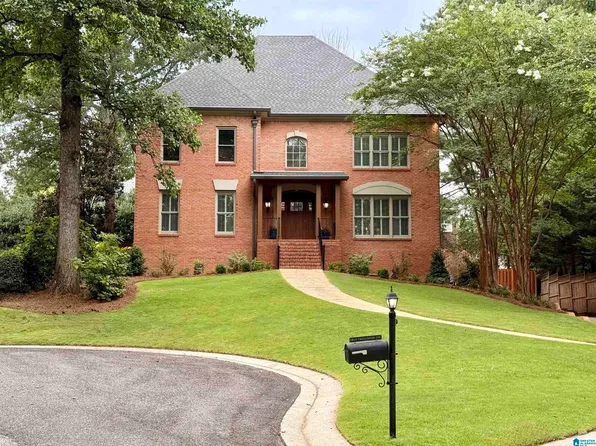 2804 Crosswood Cir, Vestavia, AL 35216