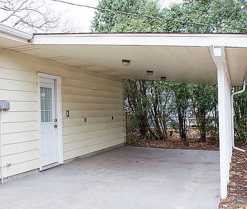 5th image of 56 Greenway Dr