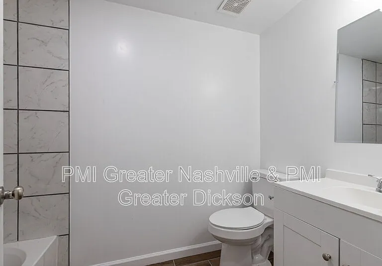 300 Spring St #8 — Photo 11