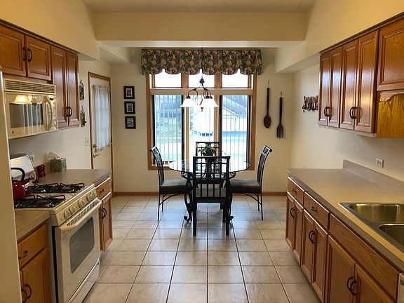 5th image of 18610 Pine Lake Dr APT 1B