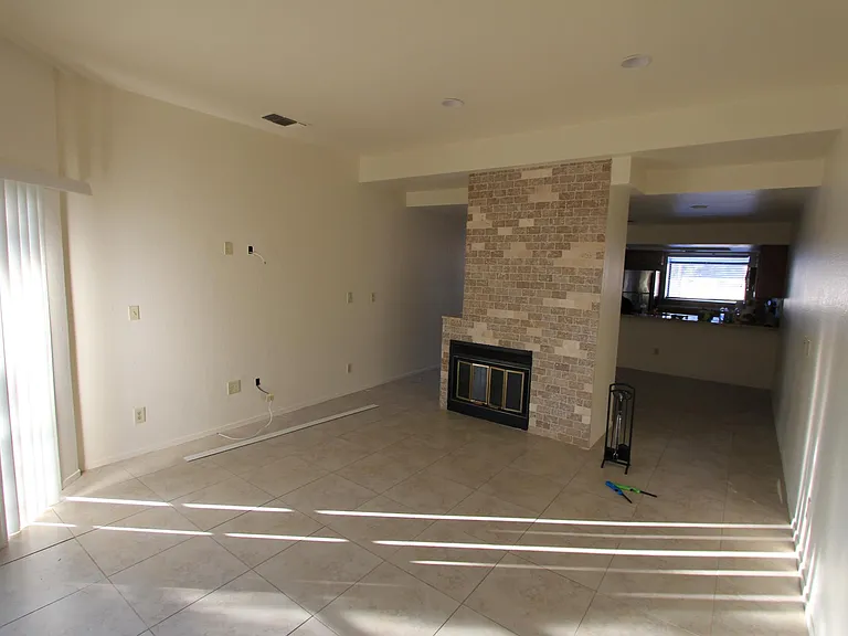 14500 Las Palmas Dr — Photo 8