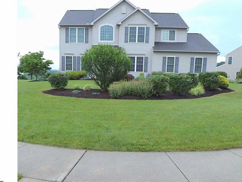 1st image of 61 Sweetwater Ln