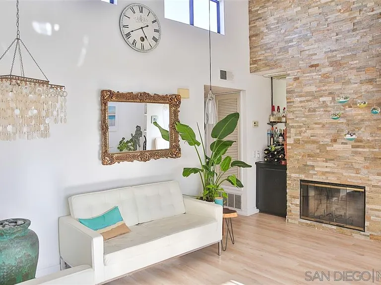 1453 Essex St #5 — Photo 7