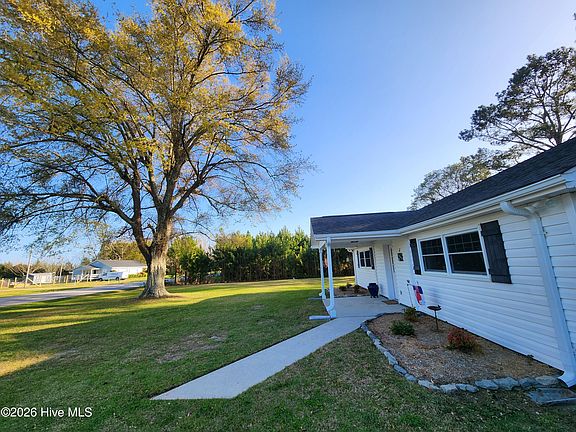 2nd image of 2523 Belgrade Swansboro Road