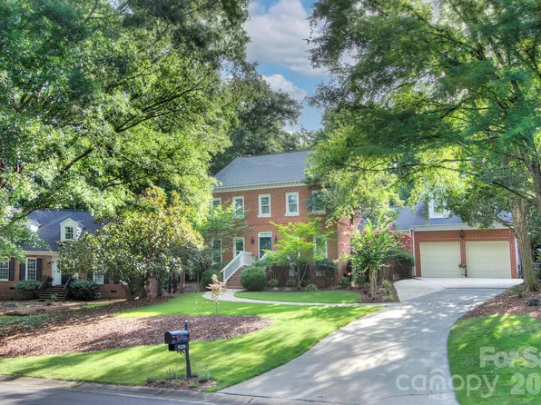 9209 Hanover South Trl, Charlotte, NC 28210