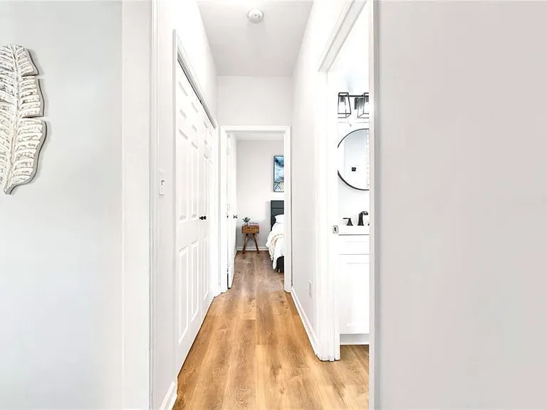 56 Holly Rd NW — Photo 5