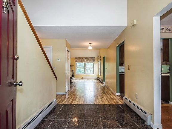 3rd image of 6 Moon Brook Drive