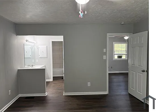 1142 Southwood Dr #1142 — Photo 5