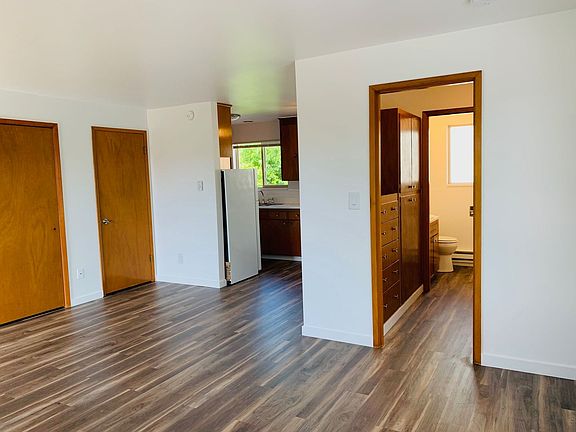 4th image of 520 & 524 NE 112th St #524-08