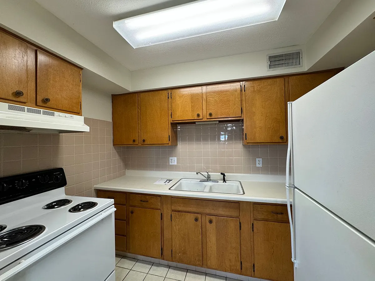 Building Photo - Mecherle Drive Apartments