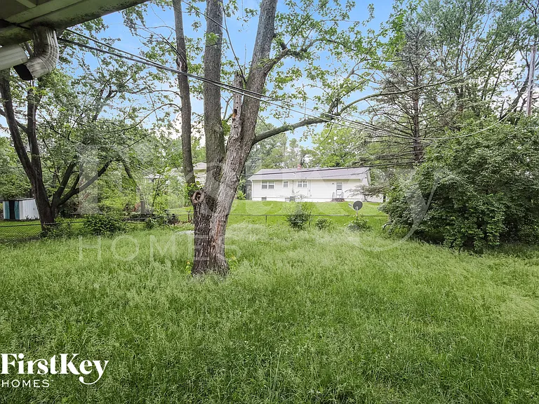 8820 Manchester Ave — Photo 15