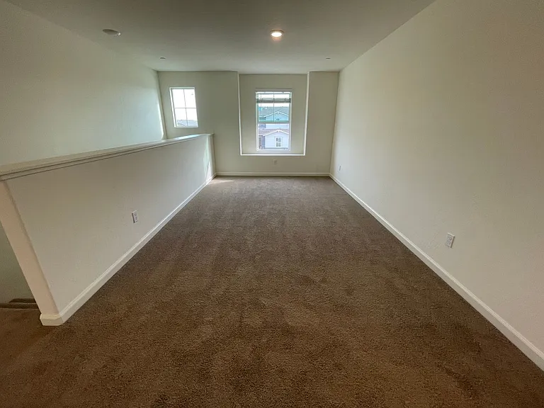 661 Suzanne Dr — Photo 10