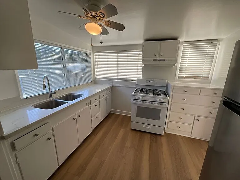545 N Oakland Ave #3 — Photo 7