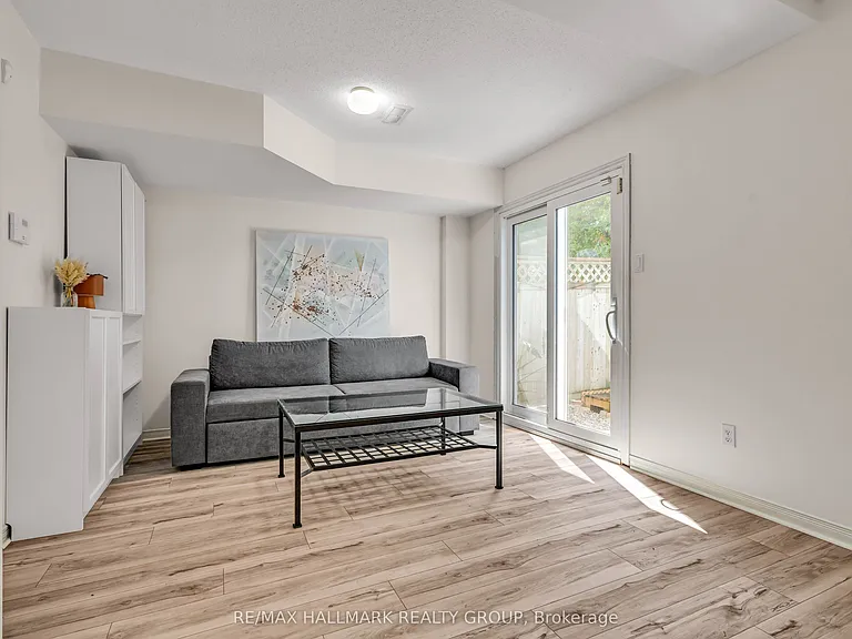 10 Hintonburg Pl #11 — Photo 30