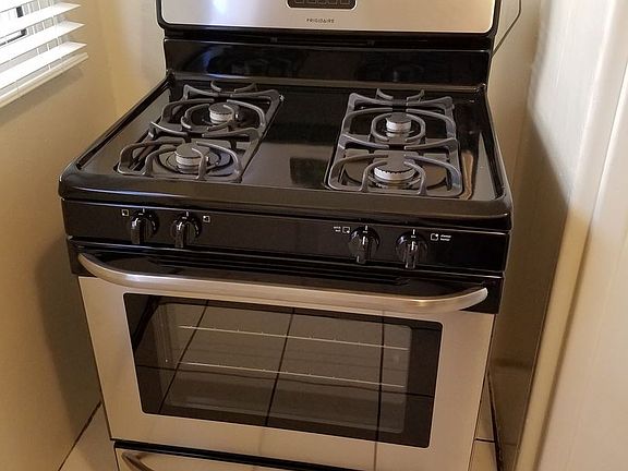 4th image of 4720-34 Wilson Ave #4730