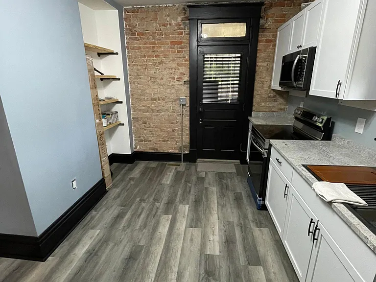 272 S Green St — Photo 6