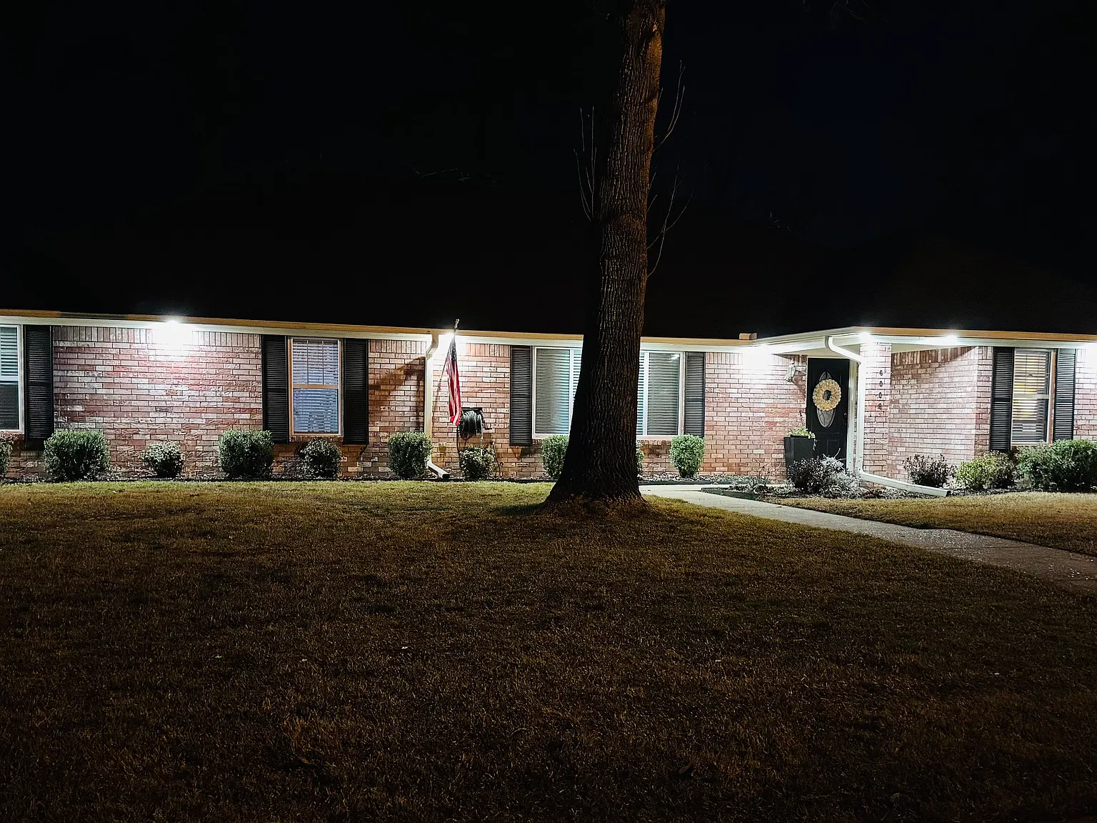 4 bed, 2.5 bath, 2298 sqft, $2,750 — Photo 2