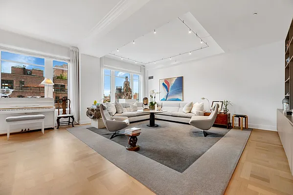Sold by Sloane Square | media 1