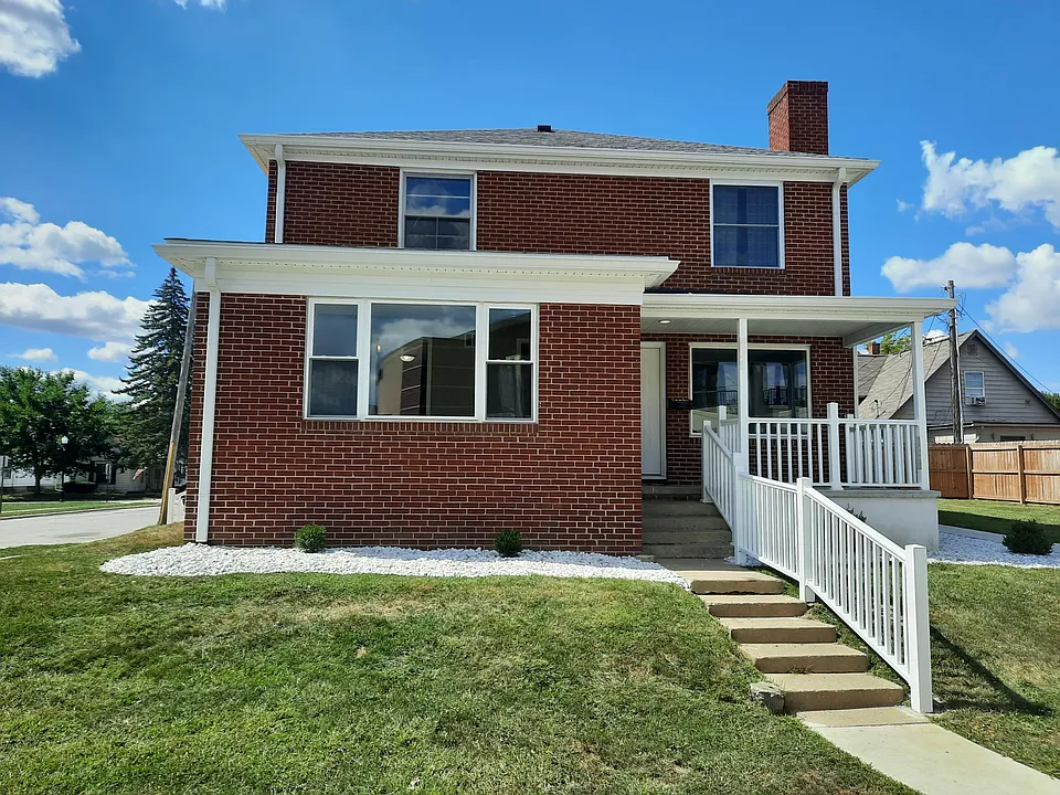 2115 1/2 E Main St #2