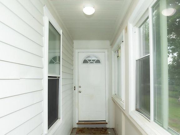 3rd image of 17 Morton Avenue