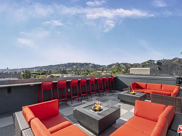 7428 Santa Monica Blvd #304 — Photo 32