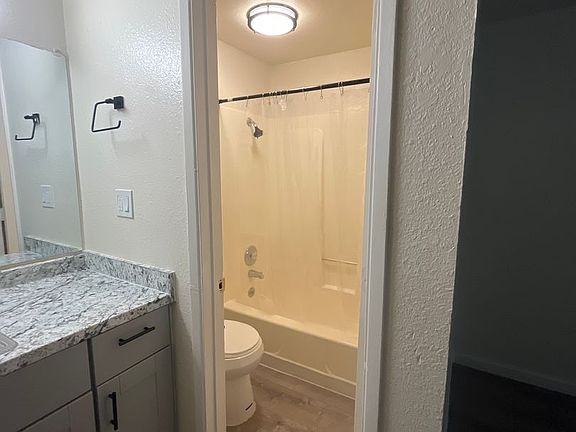 5th image of 555 N Stewart St #128