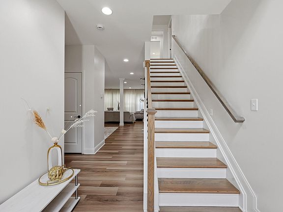3rd image of 592 Windflower Way