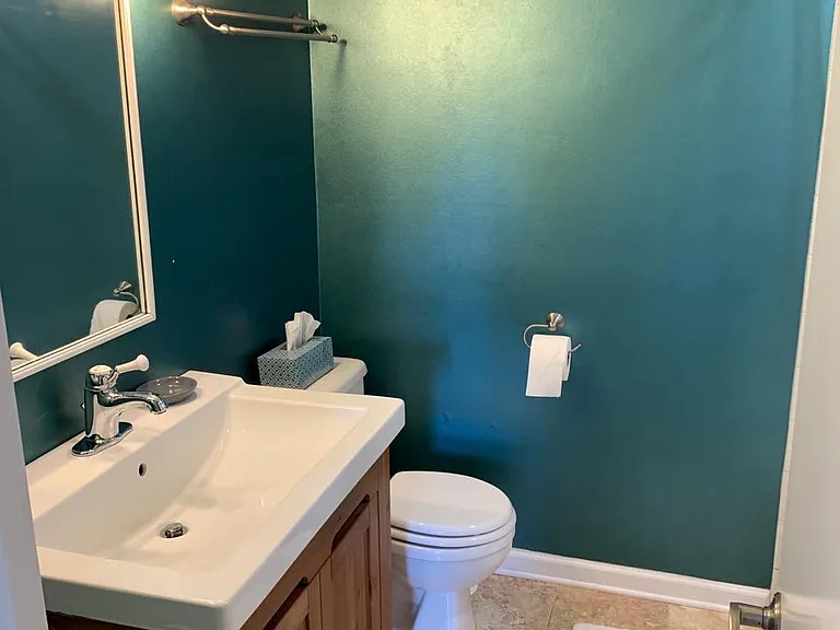 1904 Lindale Dr — Photo 25