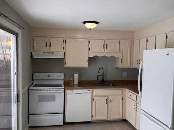 148 Westbury Park Rd APT A