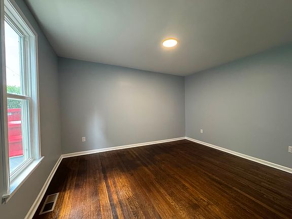 5th image of 752 Park St #3