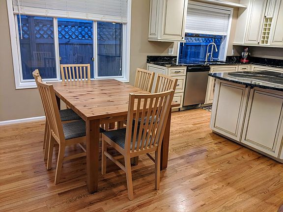 5th image of 927 223rd Pl NE