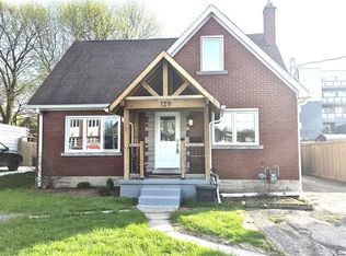 129 Moore Ave S, Waterloo, ON N2J 1X4