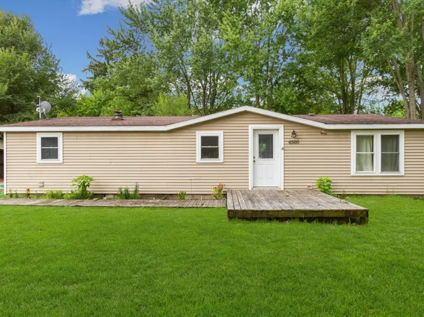 4500 Wil O Paw Dr, Coloma, MI 49038