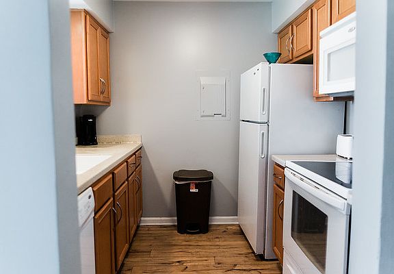 5th image of 816 1st Ave N
