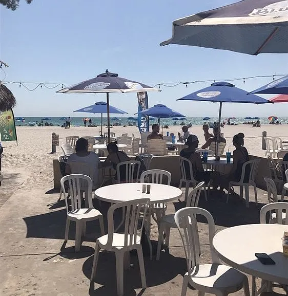 Beach cafe 5 minute walk
