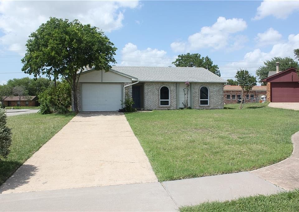 1st image of 5401 Strickland Cir