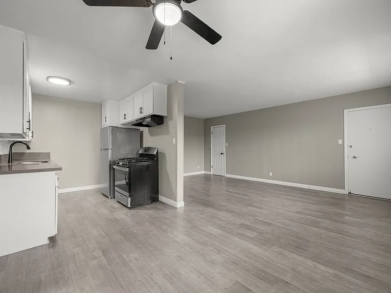 4030 & 4036 S Gelber Pl — Photo 8