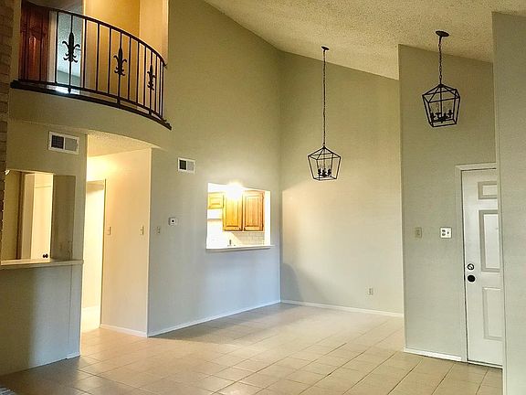 4th image of 1158A Oval Dr