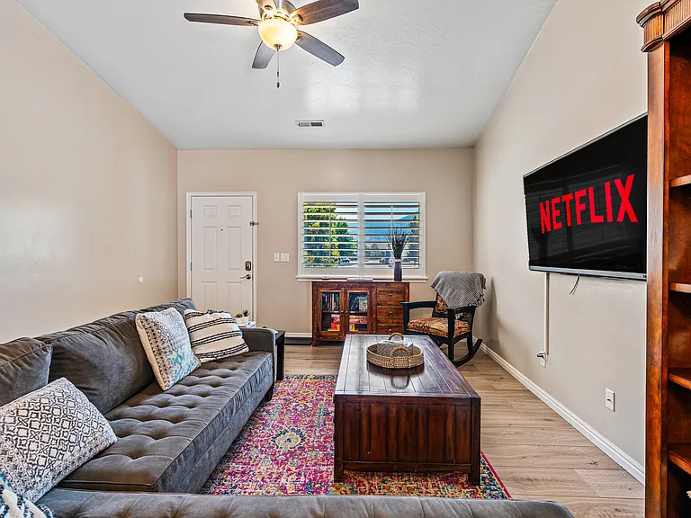 233 N Erastus Dr — Photo 35