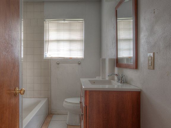 5th image of 220 Guadalupe St #S