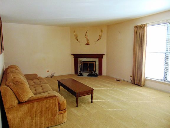 2nd image of 735 Sterling Ct APT C1