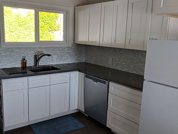 5th image of 1479 S Foothill Dr