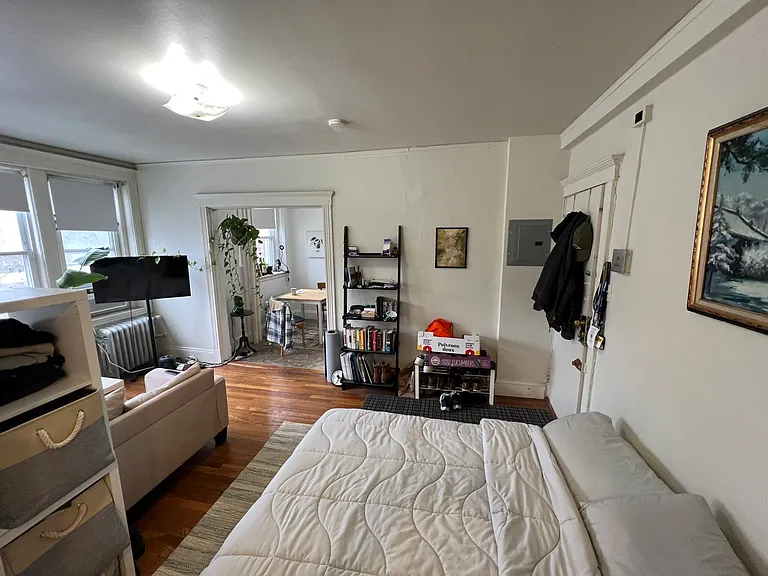 104 Queensberry St #10 — Photo 6