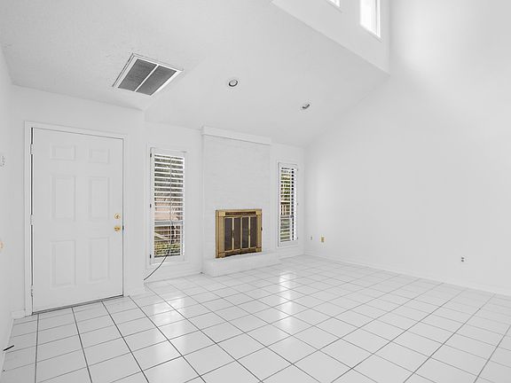 5th image of 922 Perrin Dr. #D