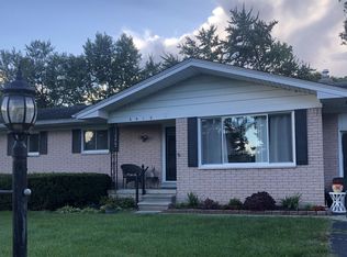 2610 Pine View Dr, West Bloomfield, MI