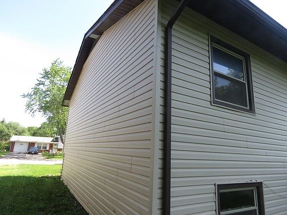 2nd image of 1540 Walnut Ave