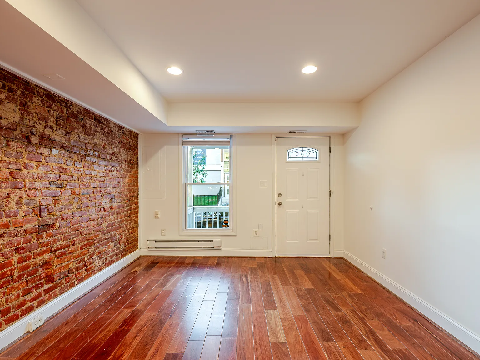 2 bed, 2.5 bath, 800 sqft, $2,800 — Photo 1